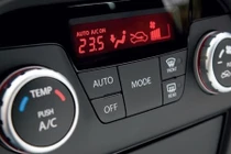 Sử dụng điều hòa ôtô thế nào khi trời nắng nóng?