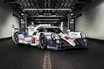 Xe đua Toyota có thể nấu bữa sáng cho 171 người