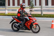 Honda Winner X giảm tiếp 3 triệu đồng, "đấu" Yamaha Exciter