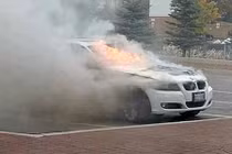 BMW triệu hồi gần 324.000 xe do nguy cơ cháy động cơ