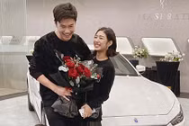 Vợ chồng Trang Lou sắm Maserati Ghibli gần 5 tỷ đồng 