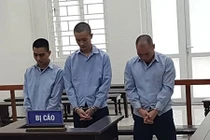 Hai bé gái 15 tuổi bị giam lỏng để mua vui cho đàn ông ở Hà Nội