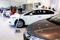 Hàng loạt xe ôtô mới lại "đại hạ giá" ở Việt Nam 