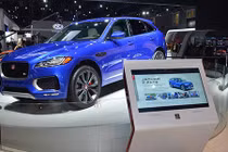 Jaguar chính thức ra mắt F-Pace, giá từ hơn 800 triệu đồng