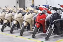 Xe máy điện “made in Vietnam” - VinFast Klara giá từ 34 triệu 