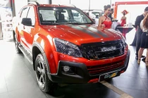 Bán tải Isuzu D-Max giảm giá khủng tới 200 triệu tại VN