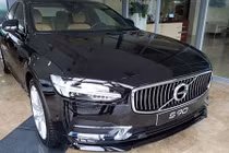 Volvo S90 chính hãng giá 2,7 tỉ đồng tại Việt Nam