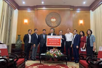 HVN hỗ trợ miền Trung 3 tỷ đồng và các thiết bị khắc phục lũ