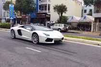 Lamborghini Aventador mui trần 26 tỷ lăn bánh tại Đà Nẵng