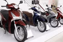 Cuối năm giá xe máy Honda tăng vọt, Yamaha rớt thảm