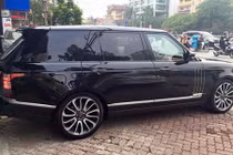 Xe Ranger Rover tiền tỷ bị "vặt gương" giá 60 triệu đồng