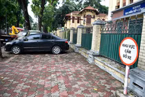 Dừng đỗ ôtô sai quy định có thể bị phạt tiền tới 12 triệu đồng