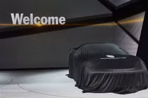 Porsche ra mắt 911 GT3 RS giá 175.000 USD 