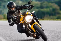 Ducati Monster 821 bản 2018 giá 323 triệu đồng tại Ấn Độ 