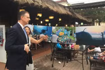 Giới trẻ Hà Nội hưởng ứng chiến dịch loại bỏ rác thải nhựa