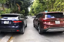 Hyundai SantaFe "chạm mặt" Jaguar F-Pace trùng biển kiểm soát 