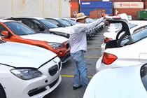 Hàng trăm ôtô BMW sau một năm "phơi nắng" giờ ra sao?