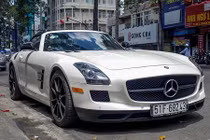 Siêu xe Mercedes SLS mui trần của đại gia cà phê VN