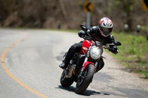 Bikers Việt trải nghiệm “quỷ mới” 821 nhà Ducati trên đất Thái