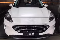 Cận cảnh Ford Escape 2020 gần 1 tỷ đồng tại Việt Nam