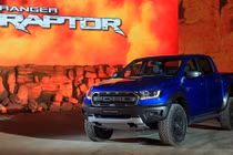 Ford Ranger Raptor tiền tỷ về Việt Nam, tính thuế như SUV