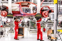 Đột nhập nhà máy sản xuất siêu xe Ferrari tại Ý