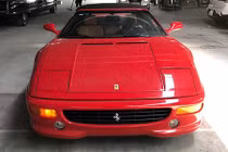 Cận cảnh siêu xe Ferrari F355 Spider cấm nhập vào VN