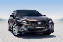 Toyota Camry Hybrid 2019 "tái xuất" tại châu Âu sau 14 năm 