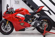 Cận cảnh Ducati Panigale V4 S giá 1,6 tỷ tại Việt Nam