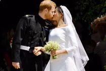 Màn biểu diễn ngoạn mục 'Stand by me' trong đám cưới Hoàng tử Anh 