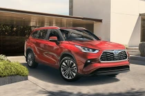 Toyota triệu hồi hàng loạt xe Highlander vì lỗi chết máy