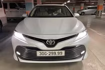 Toyota Camry trúng biển "tứ quý 9", rao bán hơn 2 tỷ ở Hà Nội 