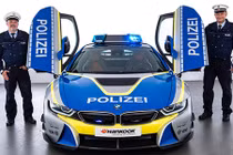 Chi tiết siêu xe BMW i8 Roadster "khủng" của cảnh sát Đức