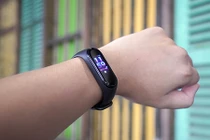 Xiaomi Mi Band 4 màn hình màu, giá 700.000 đồng Việt Nam