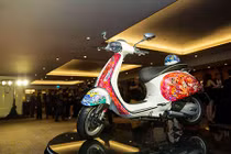 Xe ga Vespa Sprint nghệ thuật giá 591 triệu đồng tại Sài Gòn