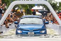 Ôtô điện chạy qua vùng ngập lụt có ảnh hưởng đến pin và động cơ?