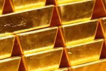 Vận chuyển lậu 20kg nghi vàng qua đường hàng không