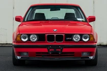 "Soi" BMW M5 đời 1991 như mới, giá chỉ 127 triệu đồng 