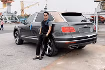 Đại gia Sài Gòn "đập thùng" xe sang Bentley Bentayga V8
