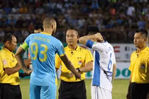 Ban trọng tài VFF: Lòng tự trọng của Vua, ở đâu?