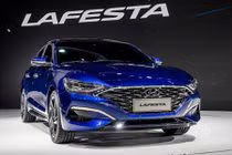 Hyundai Lafesta 2019 giá từ 404 triệu “đấu” Toyota Corolla