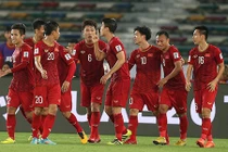 Video: Tuyển thủ Việt Nam ăn mừng cực “nhiệt” trong phòng thay đồ