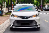 "Soi" Toyota Sienna Platinum chạy 2 năm, bán vẫn hơn 4 tỷ ở Hà Nội