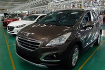 Xe lắp ráp ồ ạt giảm giá trước "cơn bão" ôtô nhập khẩu