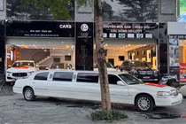 Lincoln Limousine 2006 siêu sang “dài ngoằng”, hơn 1,2 tỷ ở Hà Nội 