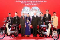 Gần 20 triệu xe máy, 44.000 ôtô Honda đến tay khách Việt
