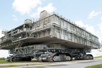 Xem siêu xe tải khủng nhất Thế giới lăn bánh