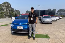 Đại gia Tyler Ngo từ Mỹ về Hải Phòng tậu 10 chiếc VinFast VF8, VF9