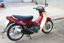 Cận cảnh xe máy côn tay Suzuki RGV 120 đắt ngang xế hộp