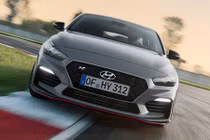 Xe gia đình Hyundai i30 Fastback N 2019 có gì hot?